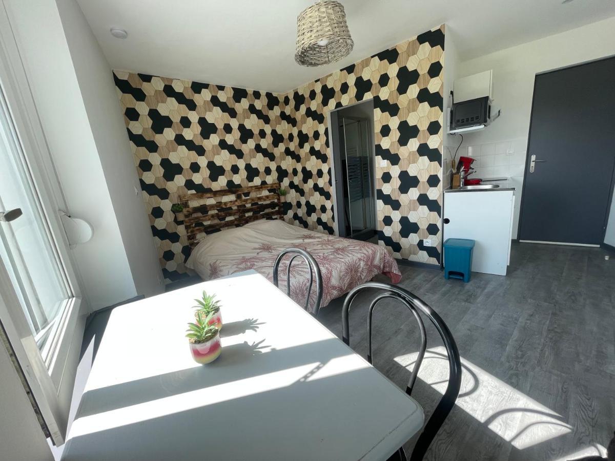 Studio Petit Plus Gaming ! Calais Exterior foto