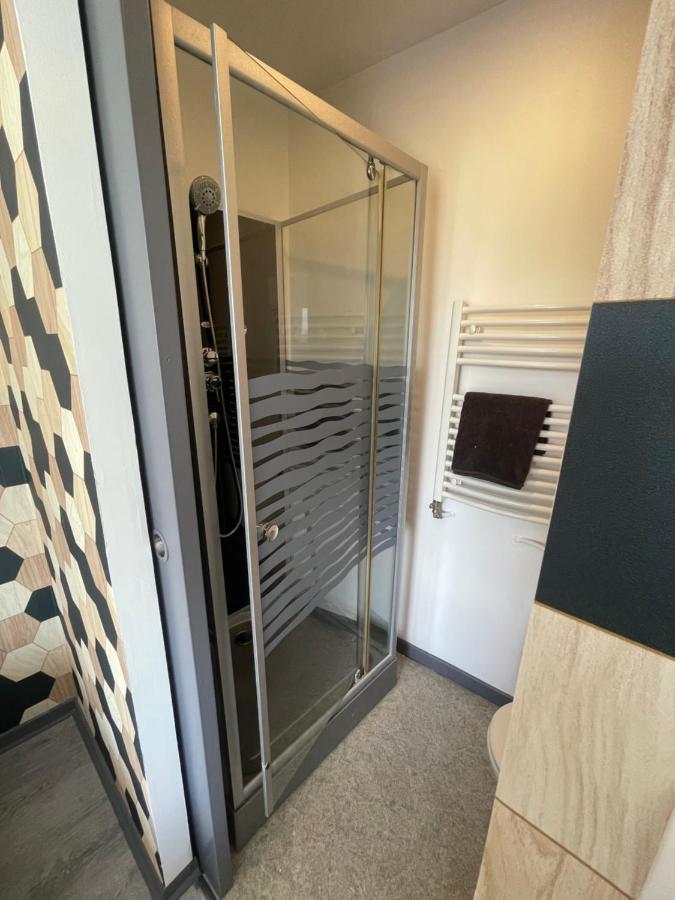 Studio Petit Plus Gaming ! Calais Exterior foto
